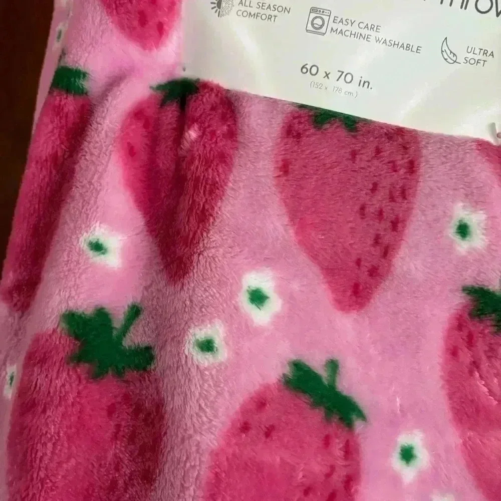 C&C California Pink Strawberry Blanket Plush Throw Blanket 60x70 Inches - Picture 5 of 5